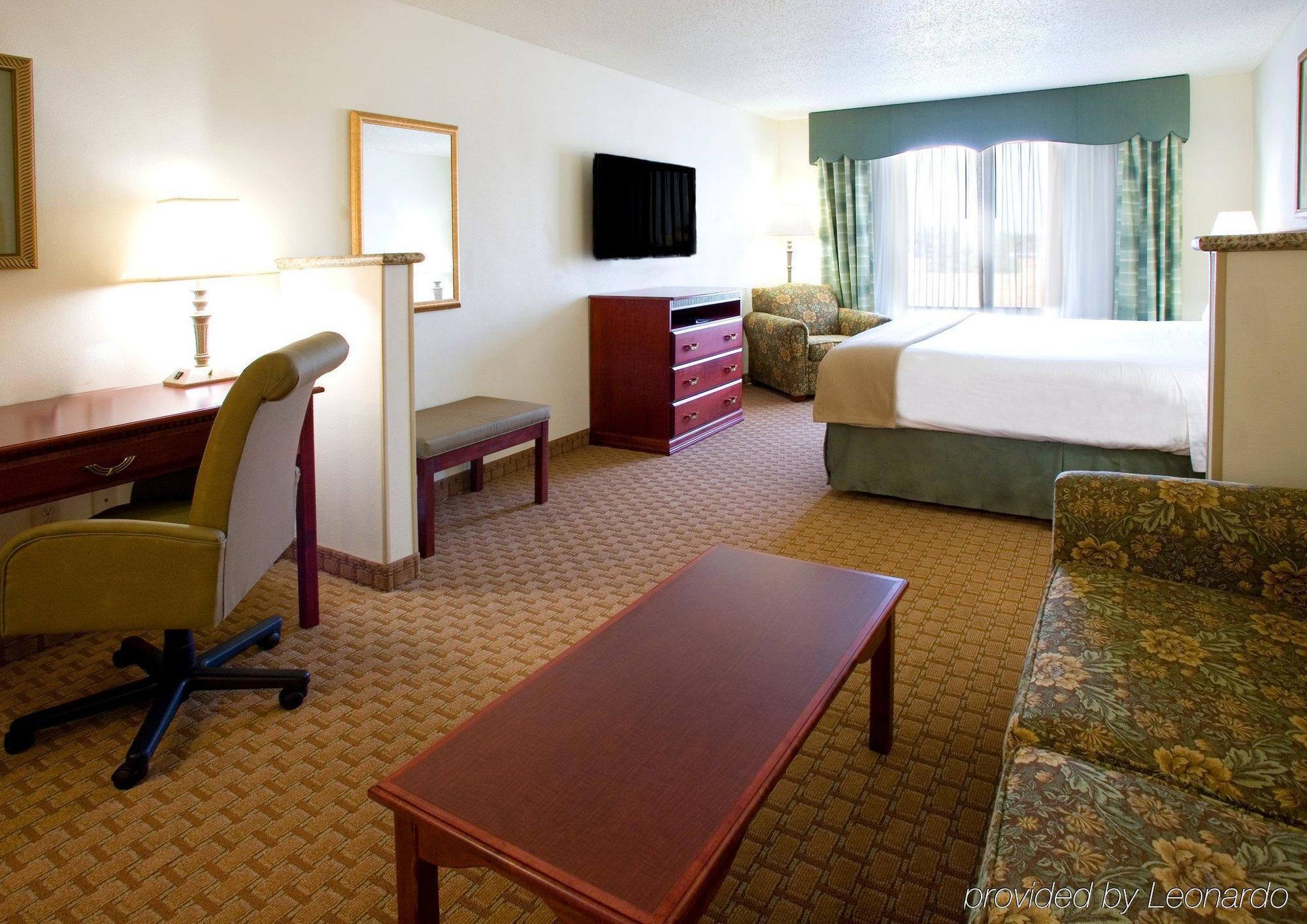 Holiday Inn Express & Suites Selma By Ihg Phòng bức ảnh
