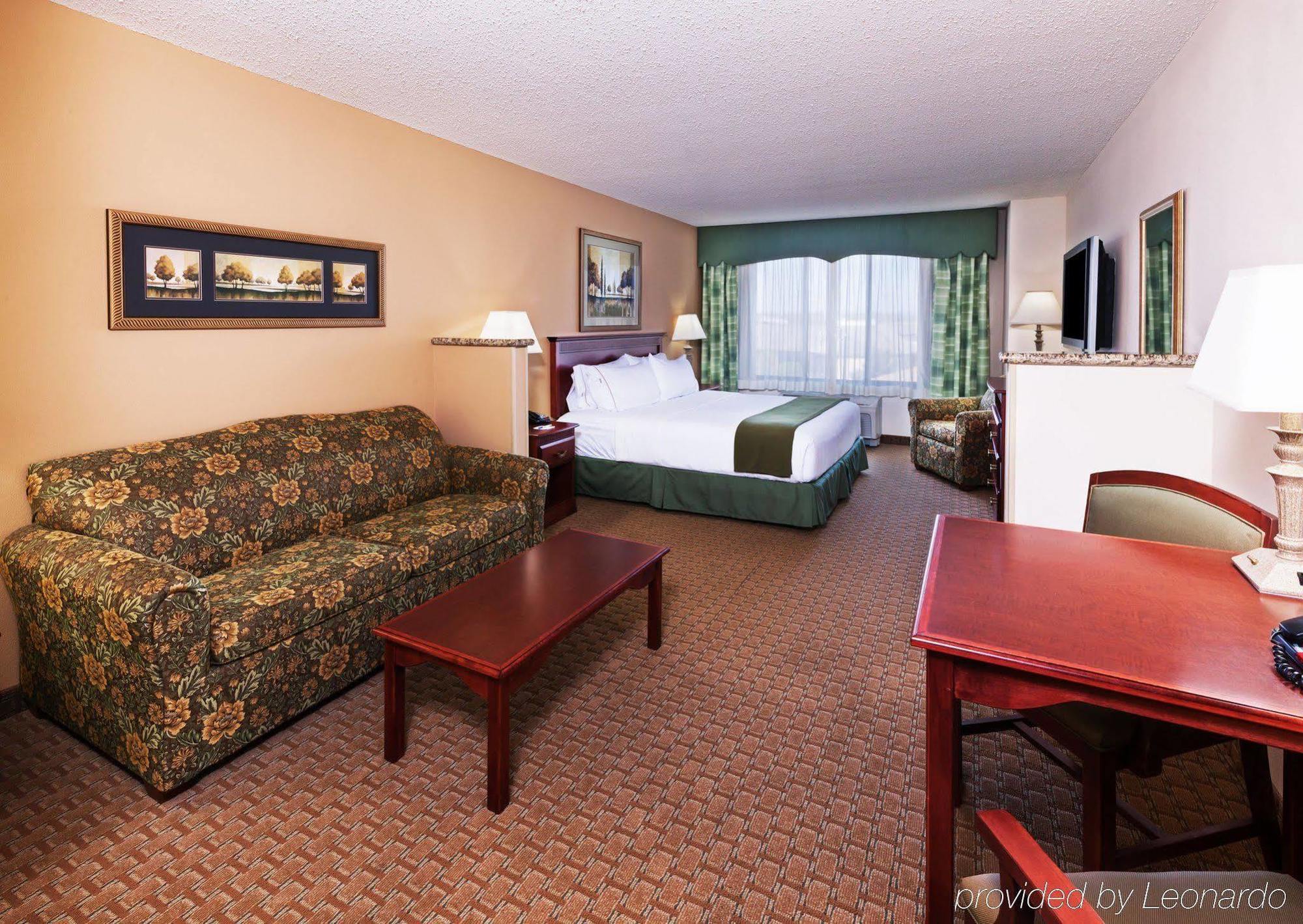 Holiday Inn Express & Suites Selma By Ihg Ngoại thất bức ảnh